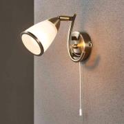 Aantrekkelijke wandlamp Irma, oudmessing