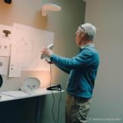 FLOS Oplight W1 LED wandlamp, wit gestructureerd